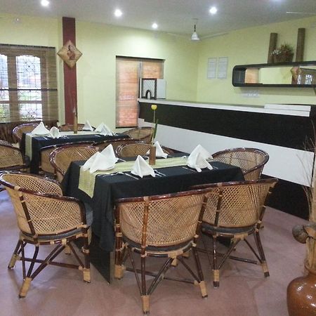 Aquarock Hotel Kazhakuttam Luaran gambar