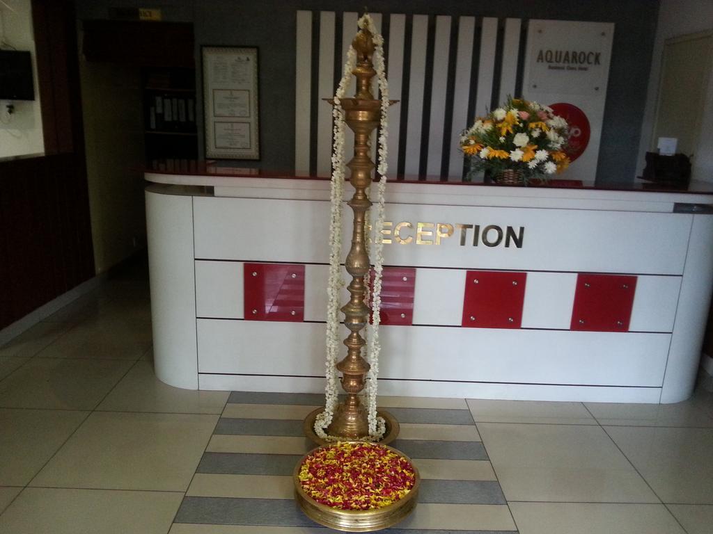 Aquarock Hotel Kazhakuttam Luaran gambar