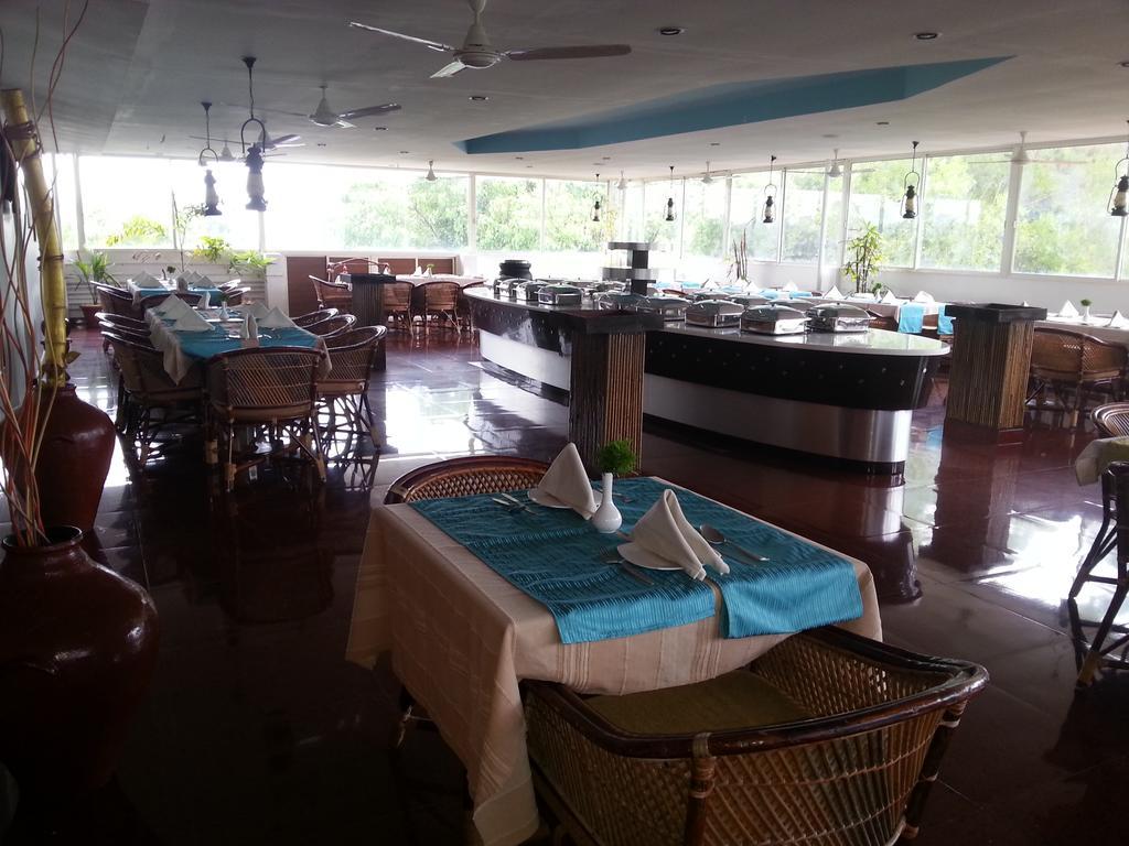 Aquarock Hotel Kazhakuttam Luaran gambar