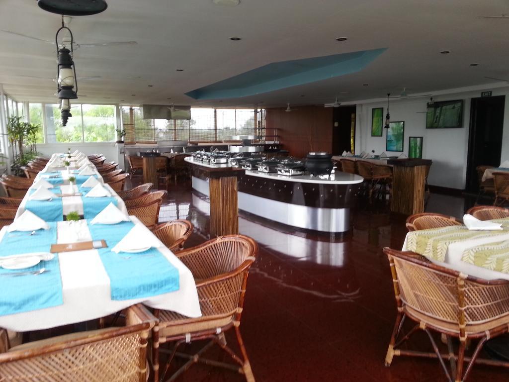 Aquarock Hotel Kazhakuttam Luaran gambar